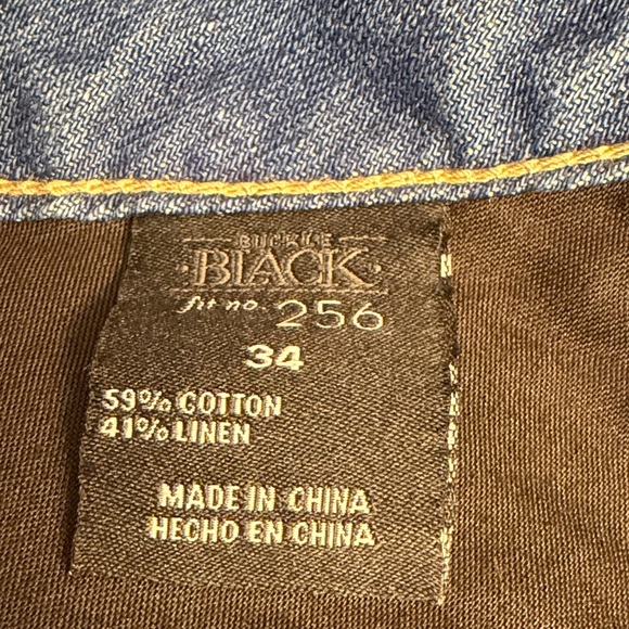 Trendy Buckle Blue Distressed Jean Shorts size 34 fit no. 256 - Picture 7 of 10